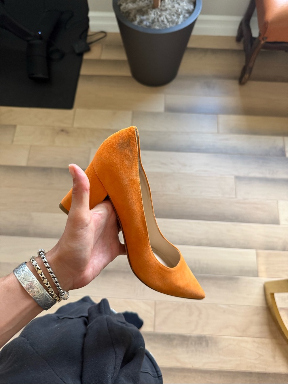 Marc Fisher Orange Suede Pointed Toe Pumps | Lucky TV Game Show Heels - Picture 5 of 6